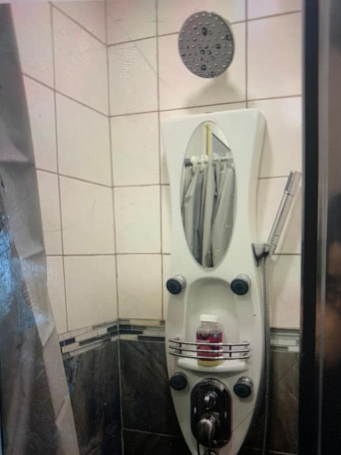 фото Room downtown 3minute walk Uottawa train station