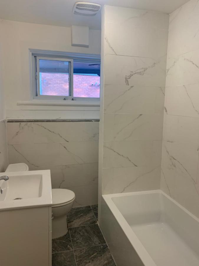 фото Room downtown 3minute walk Uottawa train station