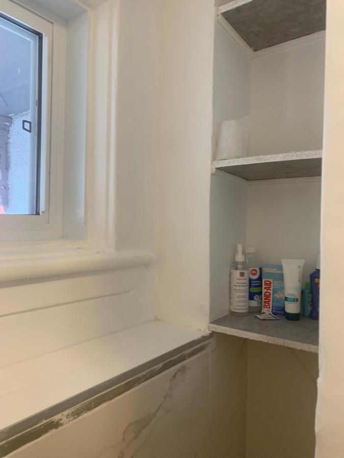 фото Room downtown 3minute walk Uottawa train station