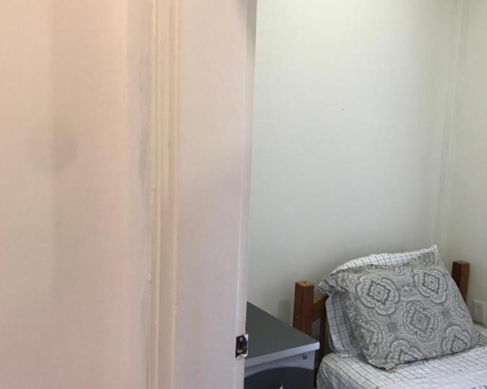 фото Room downtown 3minute walk Uottawa train station