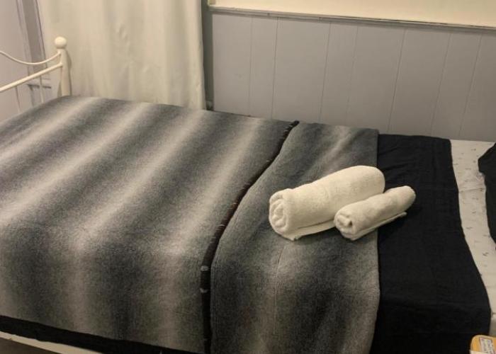 Room downtown 3minute walk Uottawa train station