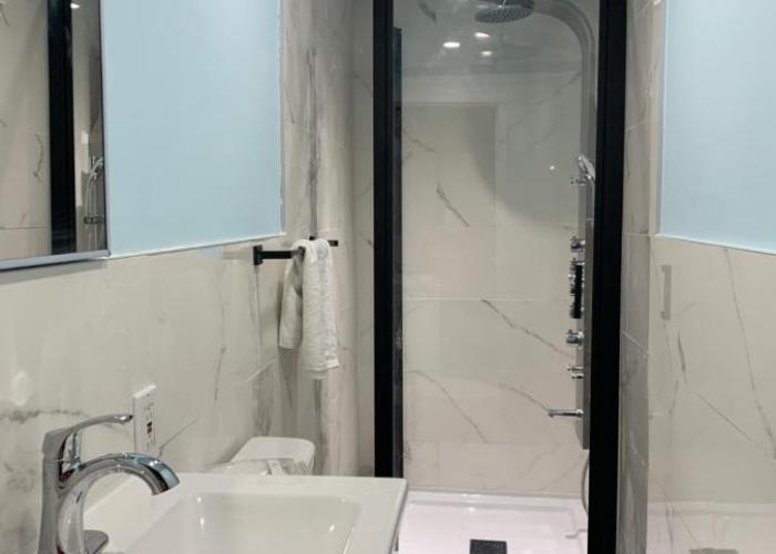 Room downtown 3minute walk Uottawa train station