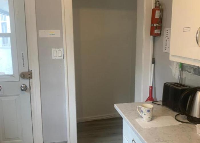 Room downtown 3minute walk Uottawa train station