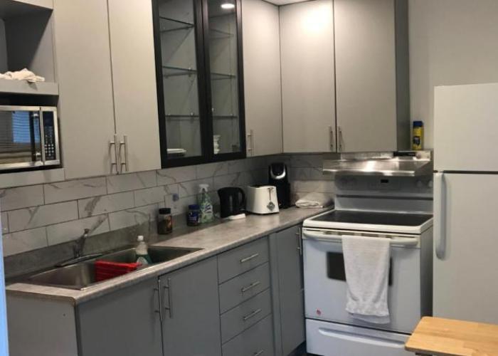 Room downtown 3minute walk Uottawa train station