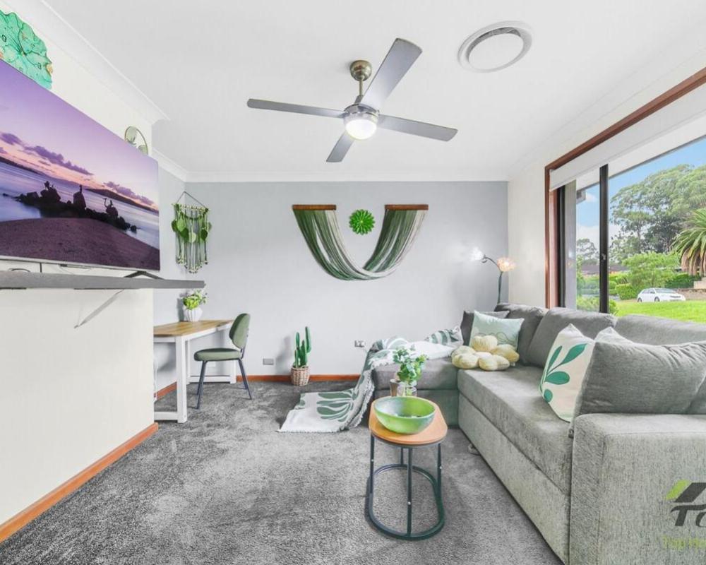 Located in Cranebrook, 3 bedrooms, relaxing home