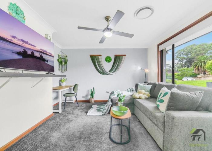 Located in Cranebrook, 3 bedrooms, relaxing home