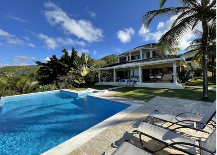 Villa with Stunning Ocean View