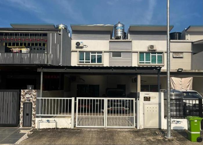 Homestay Adyana