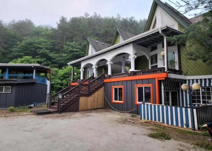 Pyeongchang Bench House Pension