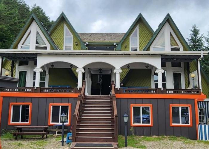 Pyeongchang Bench House Pension