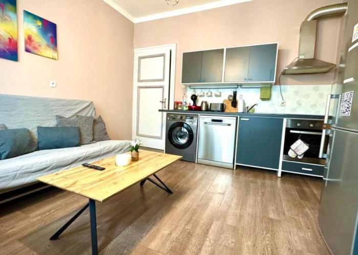 Superb 2 Bedroom Top Central Apartment