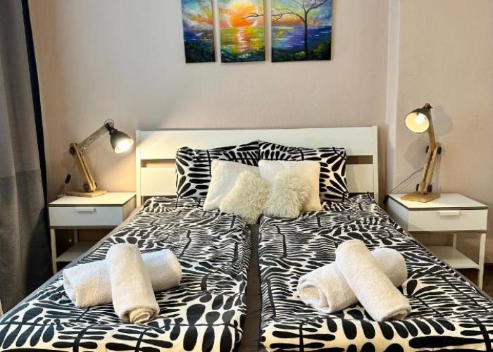 Superb 2 Bedroom Top Central Apartment
