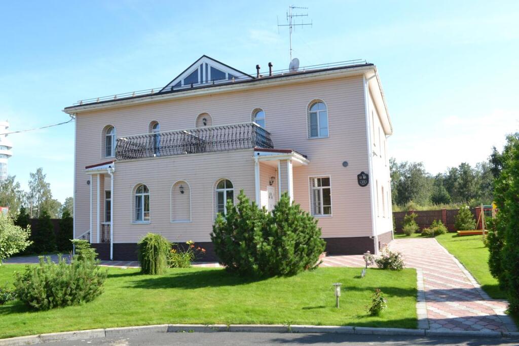 13 Chairs Boutique Hotel