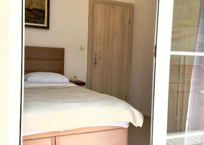 Spacious two bedroom apartment with free parking