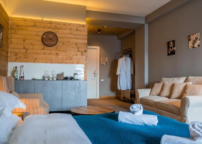 Aurora Peak Luxury Suites