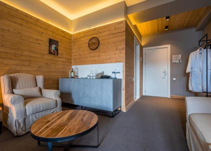 Aurora Peak Luxury Suites