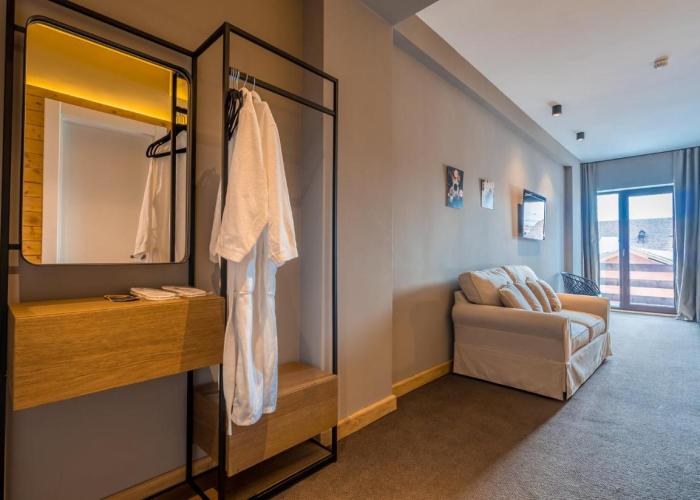 Aurora Peak Luxury Suites