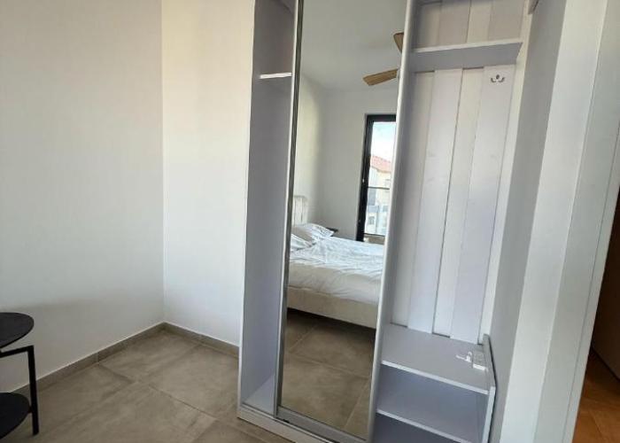 J&G Suites