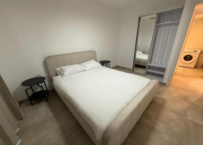 J&G Suites