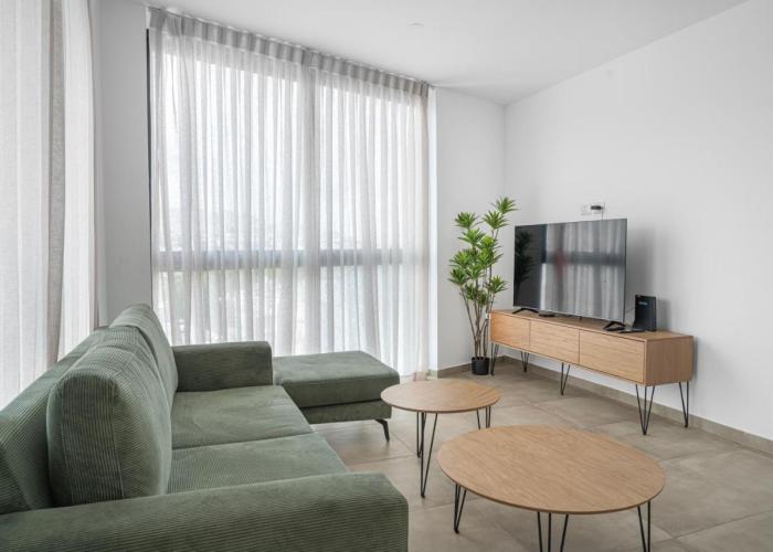 J&G Suites