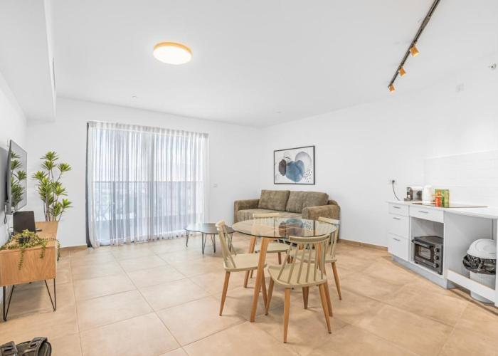 J&G Suites