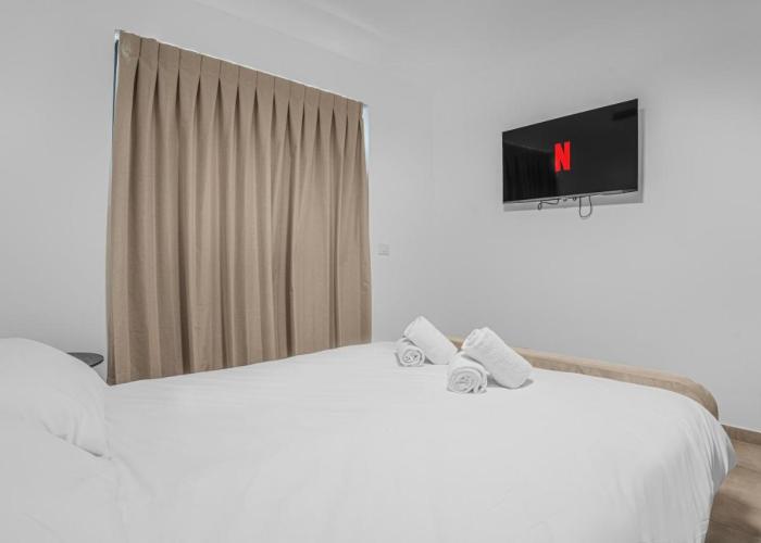 J&G Suites