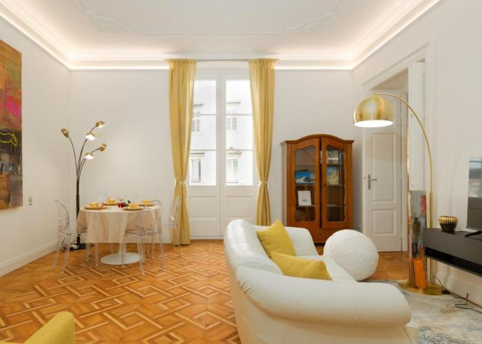 Jonathan Luxury Apartment Trieste Station