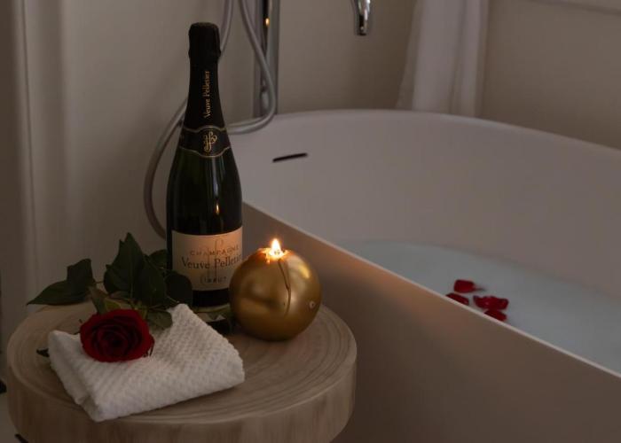 Jonathan Luxury Apartment Trieste Station