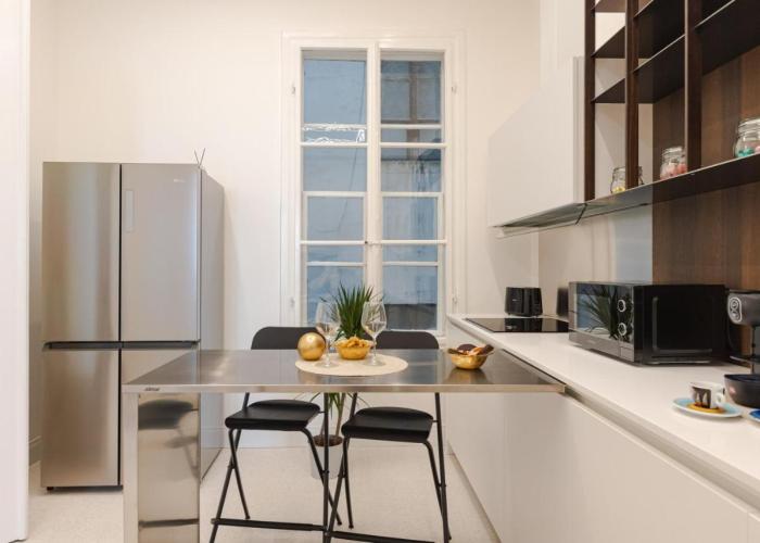 Jonathan Luxury Apartment Trieste Station