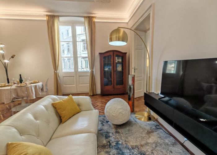 Jonathan Luxury Apartment Trieste Station