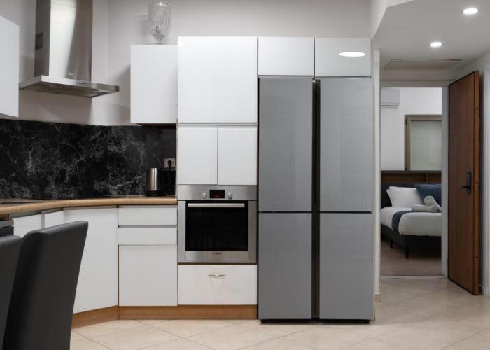 Pninat HaHoshen suite