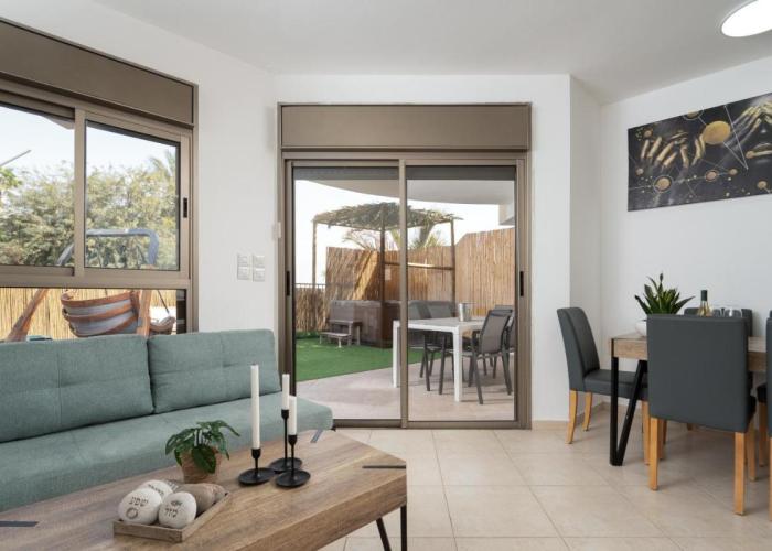 Pninat HaHoshen suite