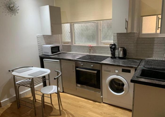 Modern Apartment in Twickenham Highstreet