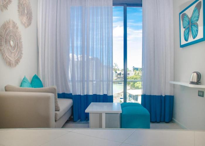 Azur Paradise Hotel & Rooftop Bar