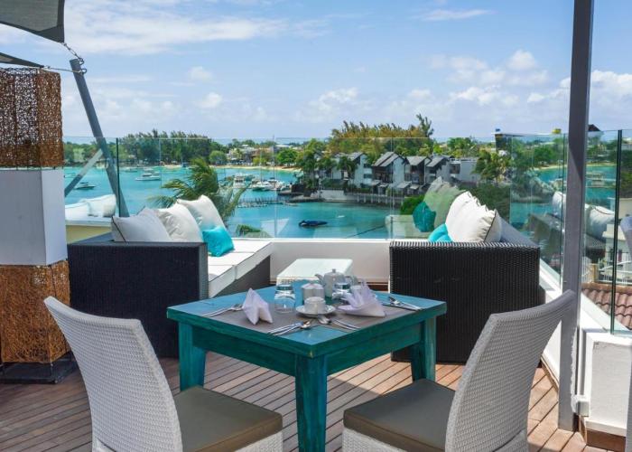 Azur Paradise Hotel & Rooftop Bar