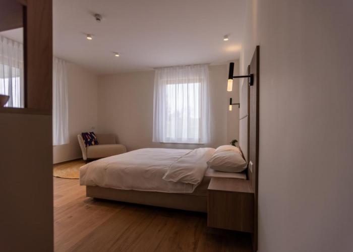 Cessange House by Rentaroo