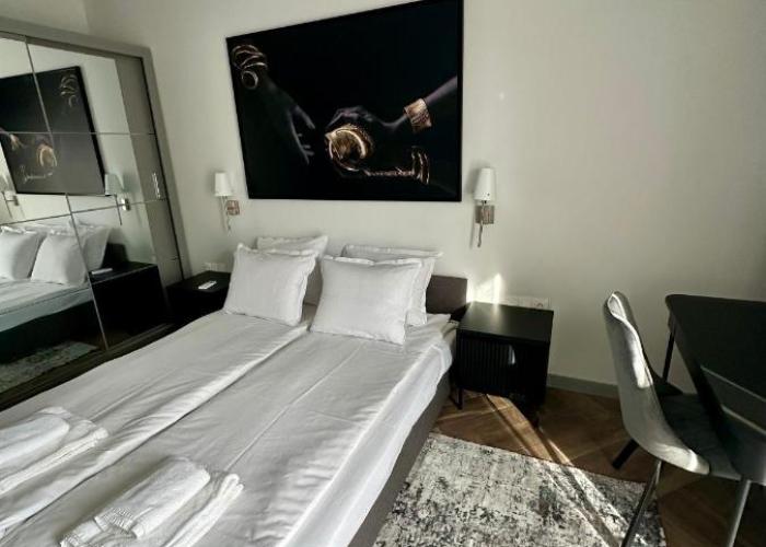 Lana Apartments