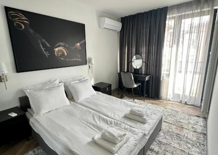 Lana Apartments