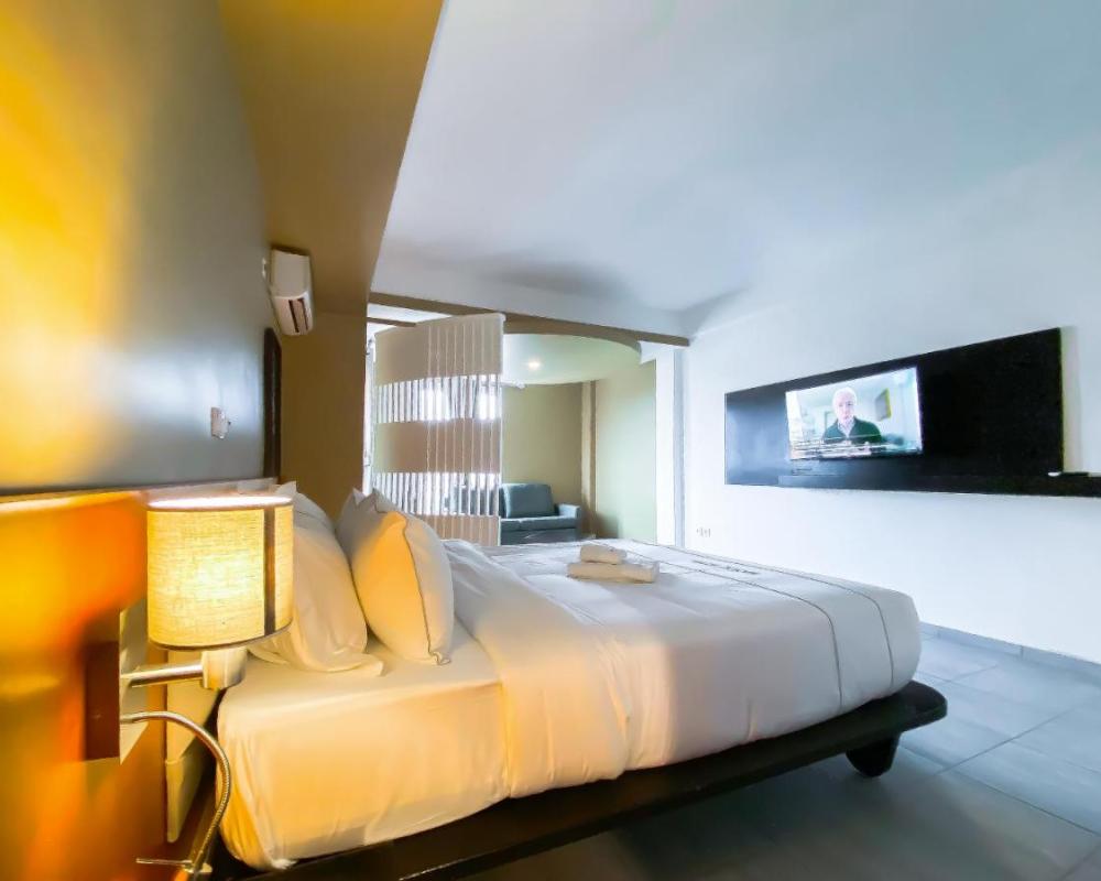 фото MANOU HOTEL