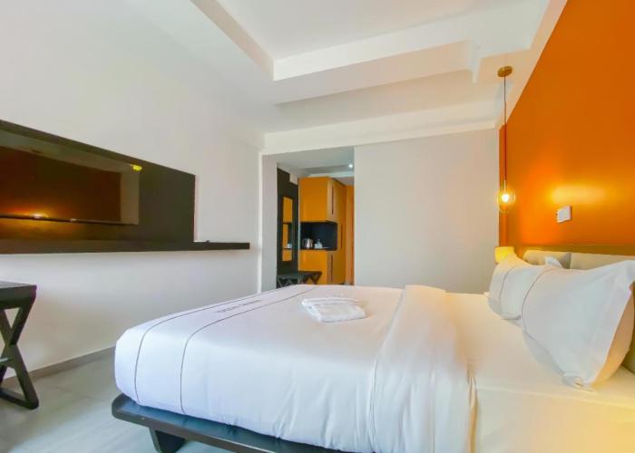 MANOU HOTEL