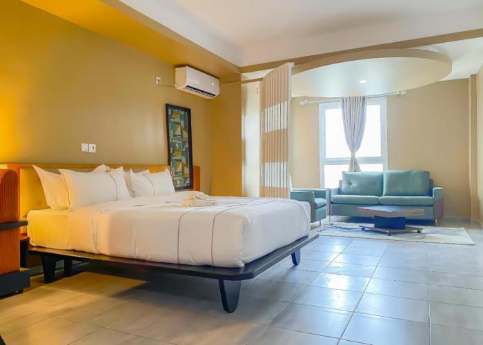 MANOU HOTEL