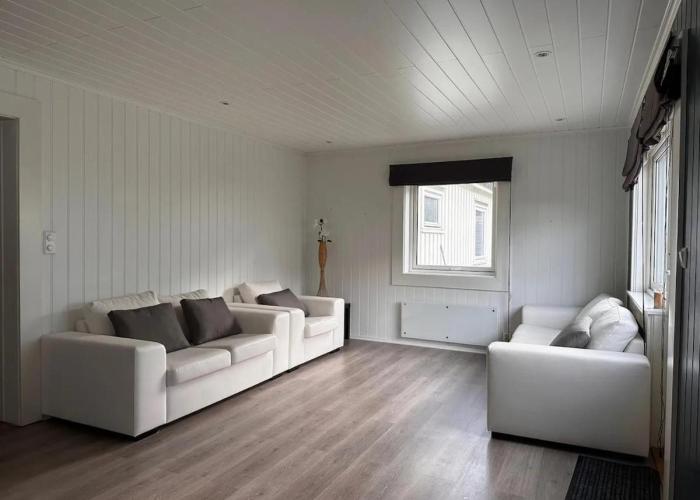 Beautiful spacious home w garden