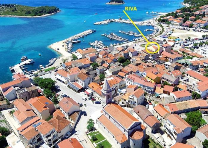 apartments & fastfood RIVA