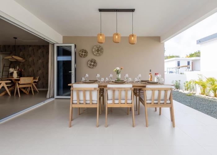 Luxe nieuwbouw villa toplocatie in Jan Thiel