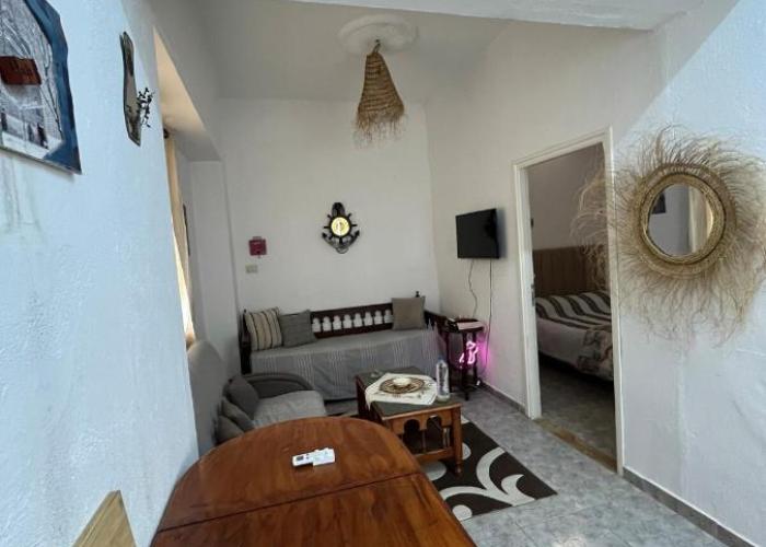 Cosy Ground Floor Studio with Terrace
