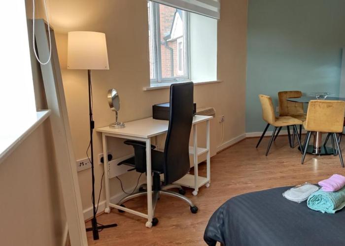 Modern Studio Flat in Wigan