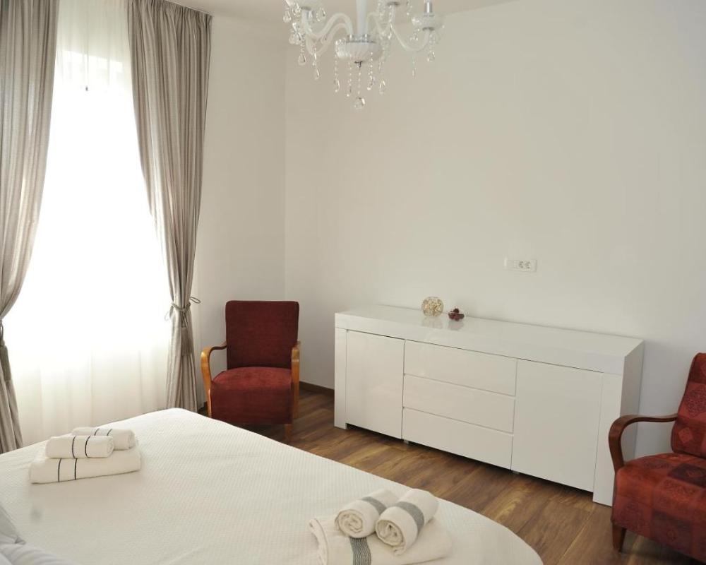 фото St Lux