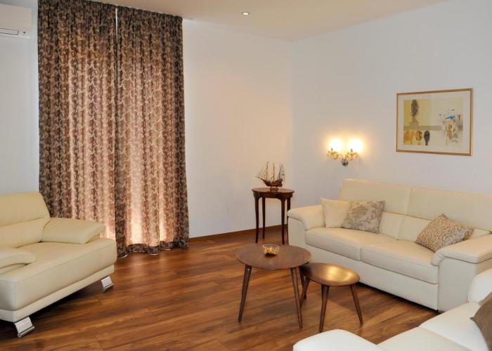 Apartment St Lux