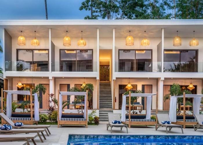 Hotel Lia Beachfront Resort