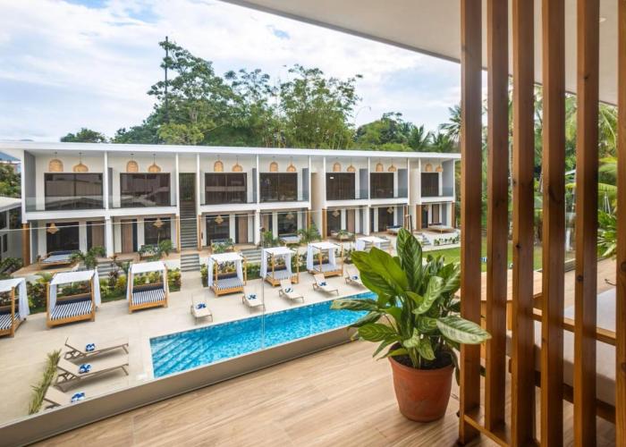 Hotel Lia Beachfront Resort